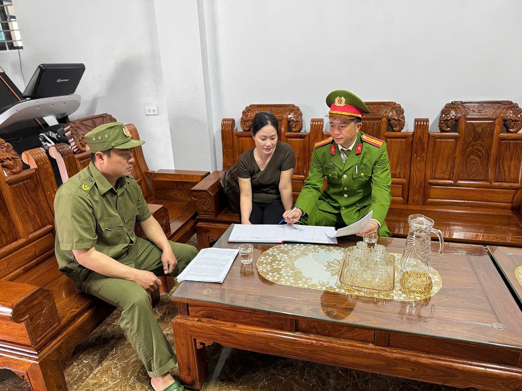 Công an phường Vinh Lộc tổng rà soát cư trú, phục vụ bầu cử