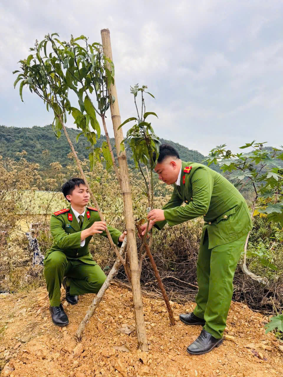 Công an xã Lượng Minh hưởng ứng 
