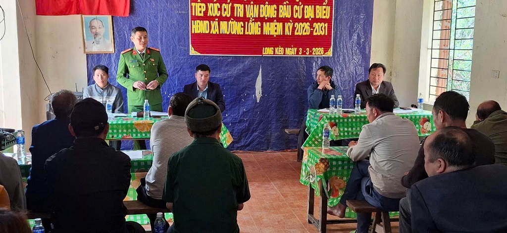 Công an xã Mường Lống tuyên truyền, bảo đảm an ninh bầu cử tại bản Long Kèo