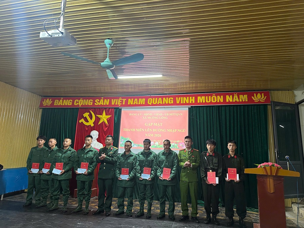 Công an xã Mường Lống bảo đảm an ninh, trật tự Lễ giao, nhận quân năm 2026