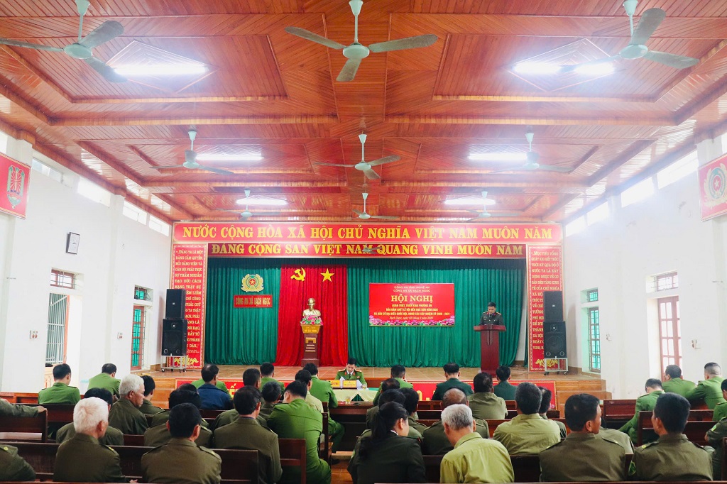 Công an xã Bạch Ngọc bảo đảm an ninh, trật tự phục vụ bầu cử