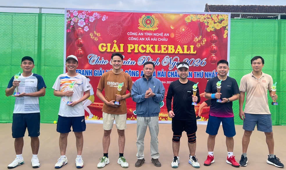 Công an xã Hải Châu tổ chức giải Pickleball chào mừng kỷ niệm 95 năm Ngày thành lập Đoàn
