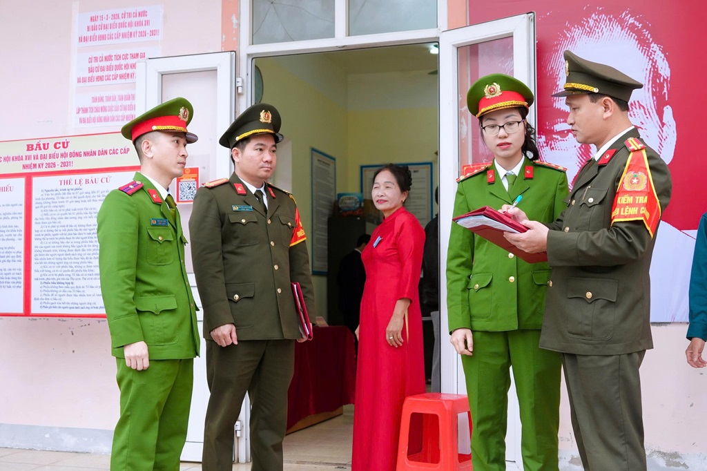 Công an Nghệ An bảo đảm an ninh trật tự tại khu vực bỏ phiếu