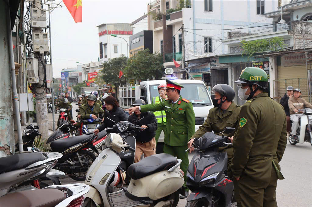 Chủ động phòng ngừa, kiên quyết xử lý vi phạm lấn chiếm lòng đường, vỉa hè