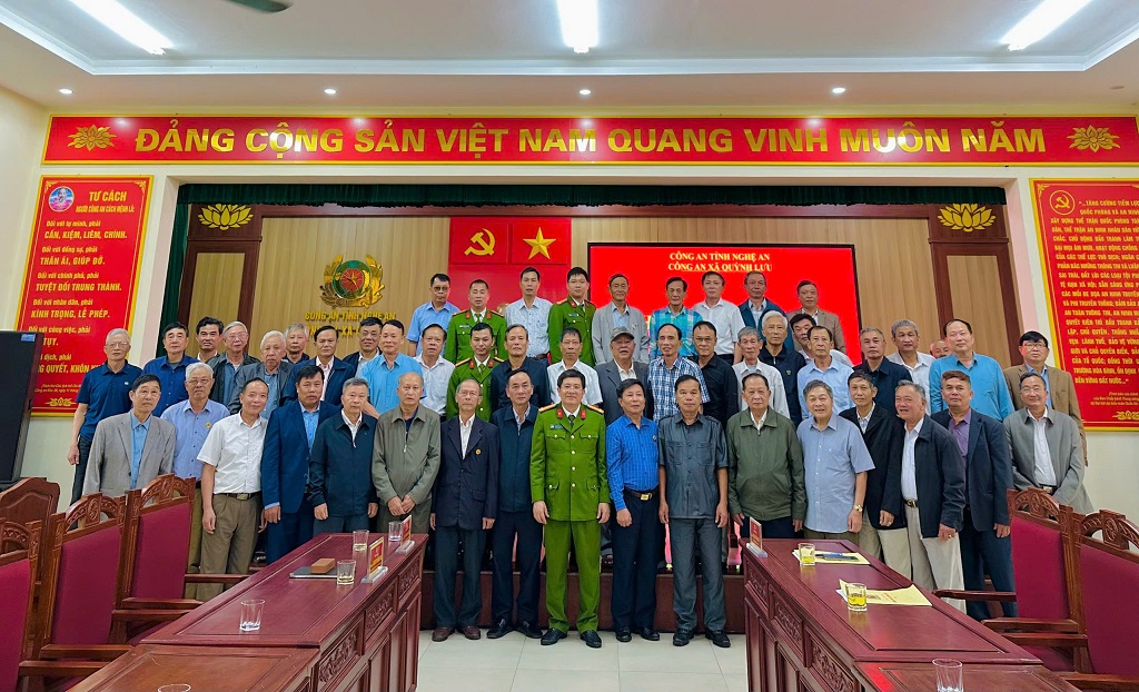 Tổ chức gặp mặt Công an hưu trí