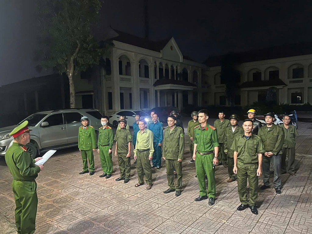 Công an xã tăng cường lực lượng tuần tra vũ trang