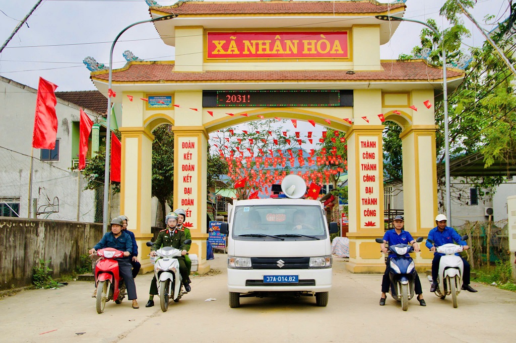 Công an xã Nhân Hoà phối hợp tuyên truyền lưu động về bầu cử