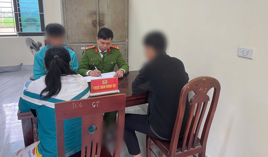 Công an xã Hưng Nguyên Nam hỗ trợ trẻ vị thành niên trở về với gia đình