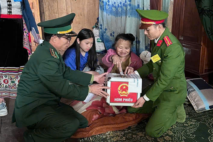 Đồng hành cùng cử tri ngày bầu cử