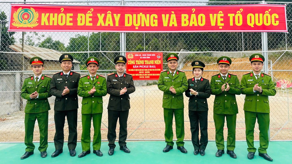 Công an xã Châu Bình khánh thành sân Pickleball