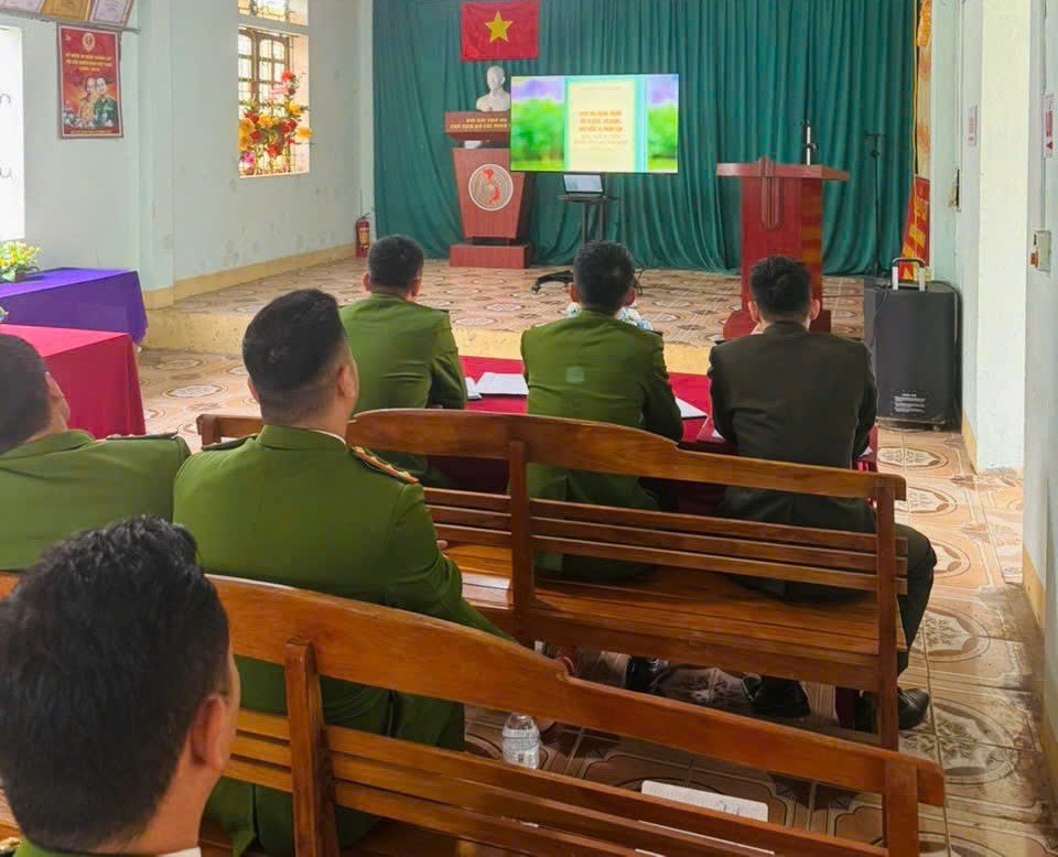 Công an xã Tiên Đồng sinh hoạt chuyên đề kỷ niệm 78 năm CAND học tập, thực hiện Sáu điều Bác Hồ dạy