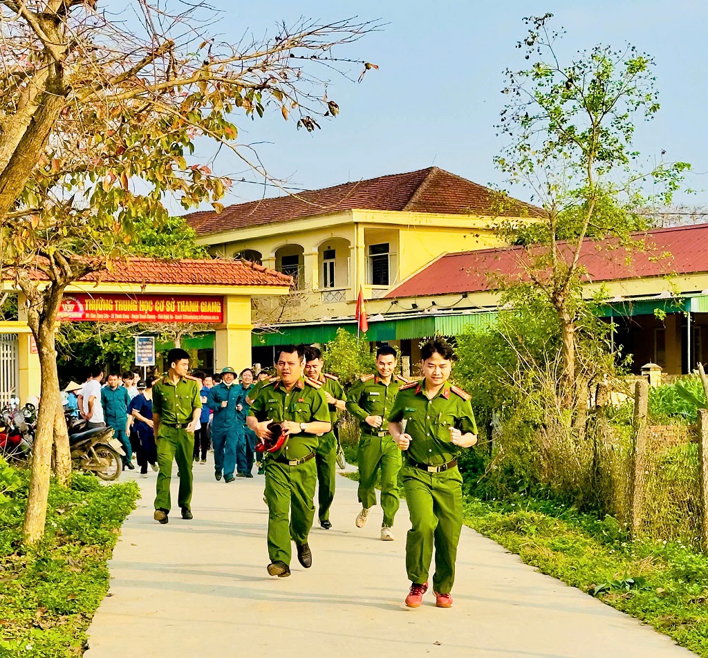 Công an xã Bích Hào phối hợp tổ chức lễ phát động Ngày chạy Olympic