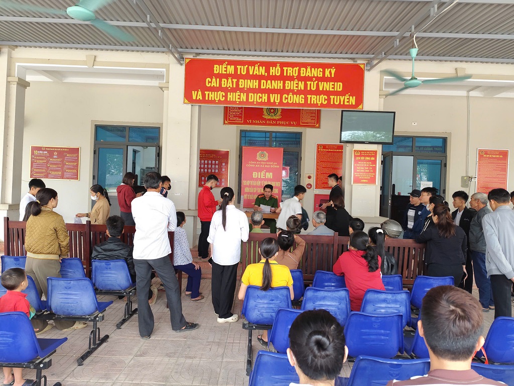 Công an xã Đại Đồng tích cực cấp căn cước công dân