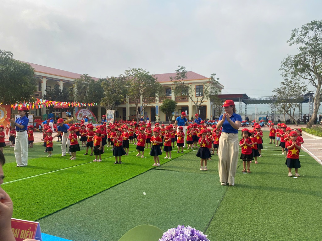 Công an xã Phúc Lộc tuyên truyền Luật Giao thông đường bộ tại trường học