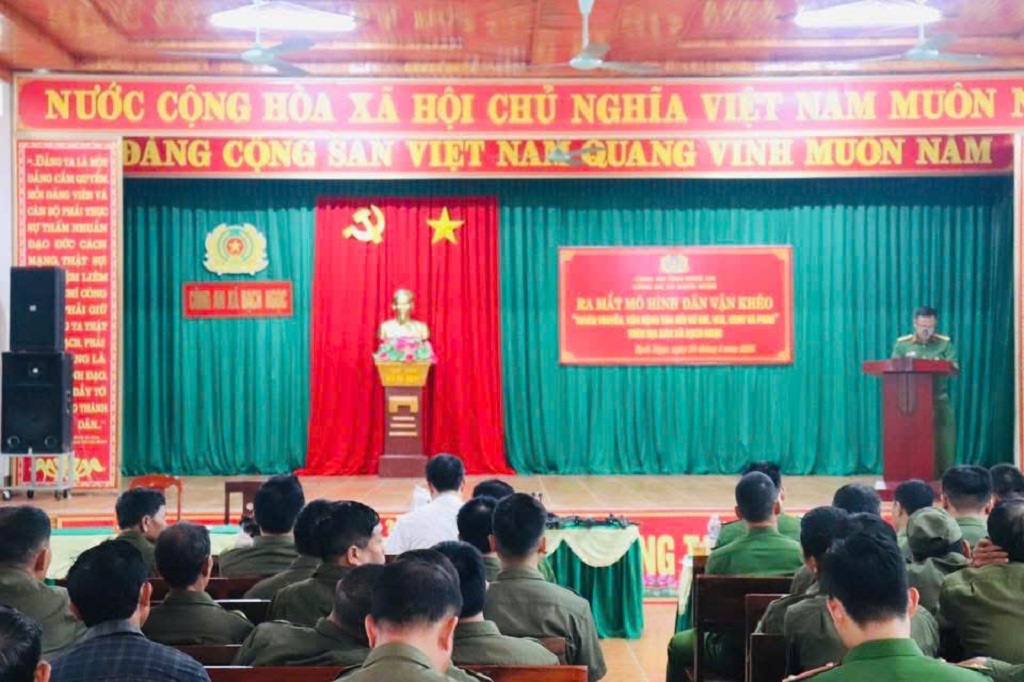 Công an xã Bạch Ngọc ra mắt mô hình dân vận khéo 