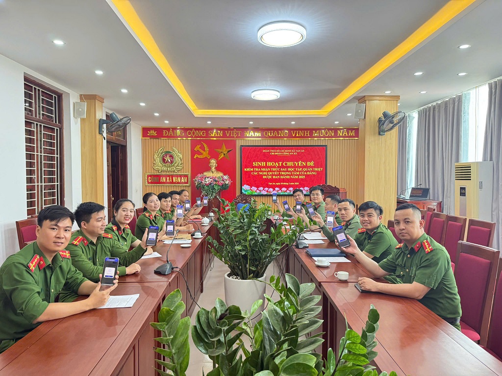 Chi đoàn Công an xã Vạn An tổ chức kiểm tra nhận thức sau học tập, quán triệt Nghị quyết của Đảng