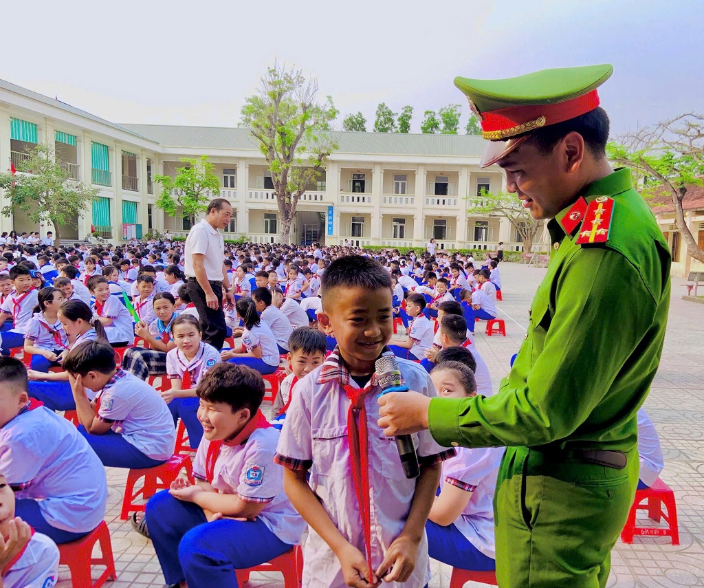 Tuyên truyền pháp luật phòng chống tội phạm trong học đường