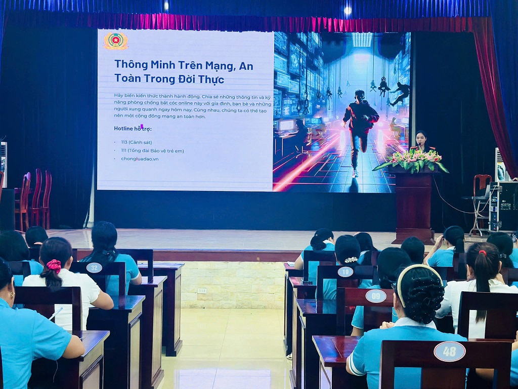 Công an xã Đại Đồng tuyên truyền phòng, chống bắt cóc online
