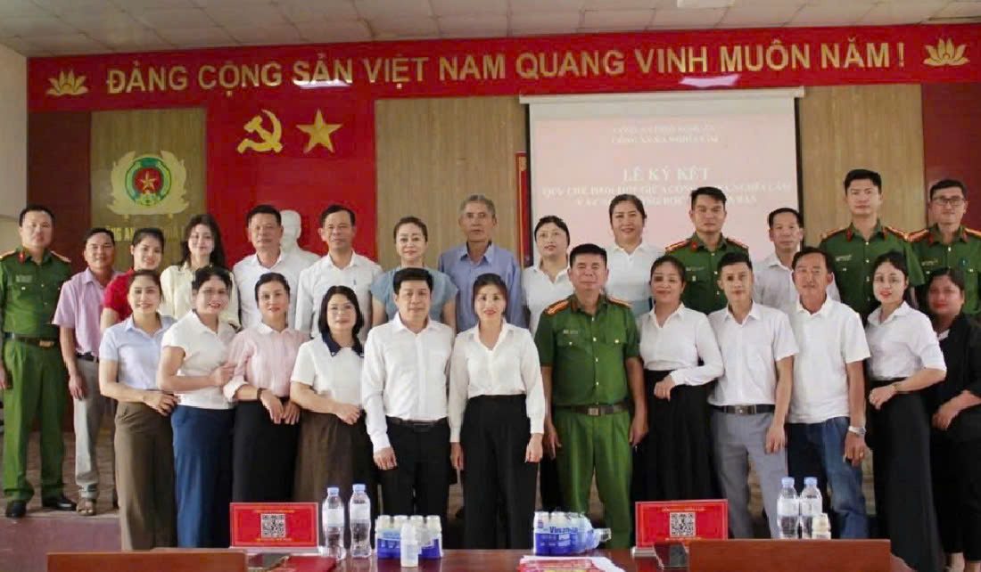 Công an xã Nghĩa Lâm tổ chức ký kết quy chế phối hợp bảo đảm an ninh trường học