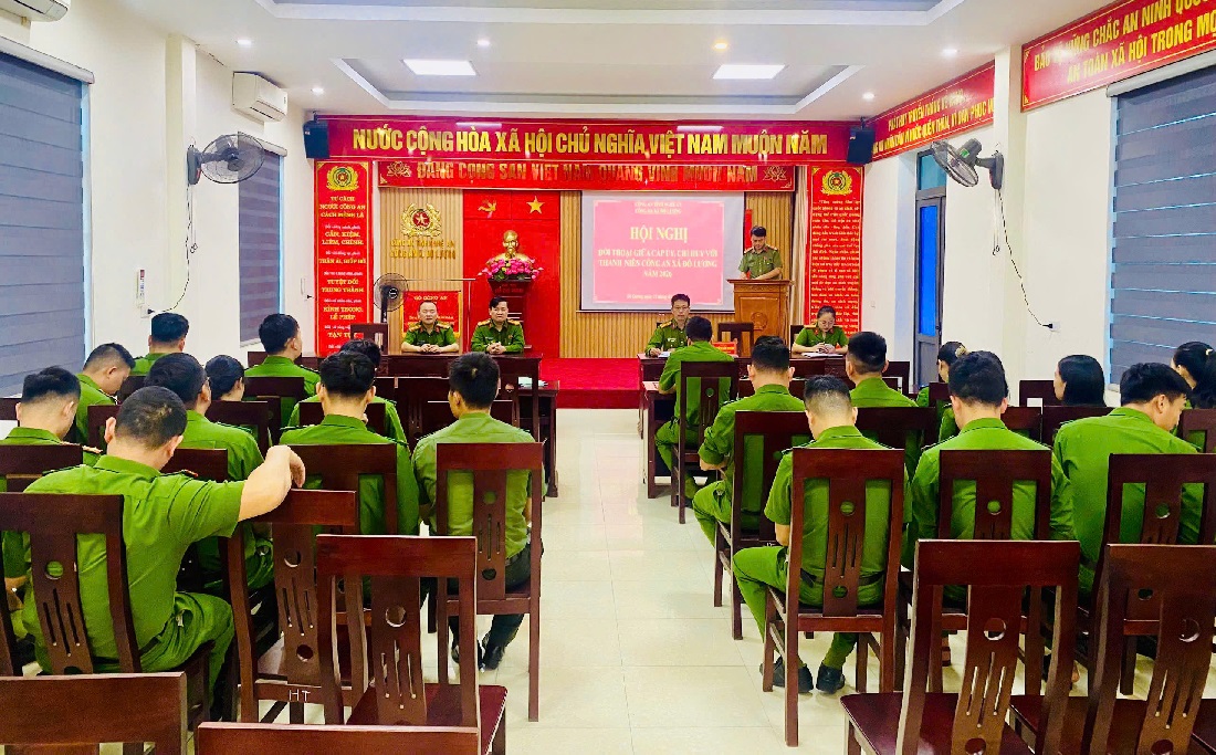 Tổ chức Hội nghị đối thoại với đoàn viên, thanh niên
