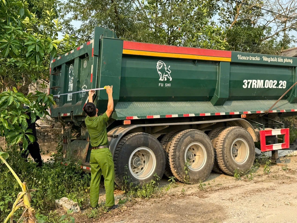 Tổng rà soát xe tải tự đổ, sơ mi rơ mooc