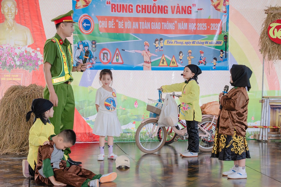 Công an xã Tiền Phong phối hợp tổ chức chương trình 