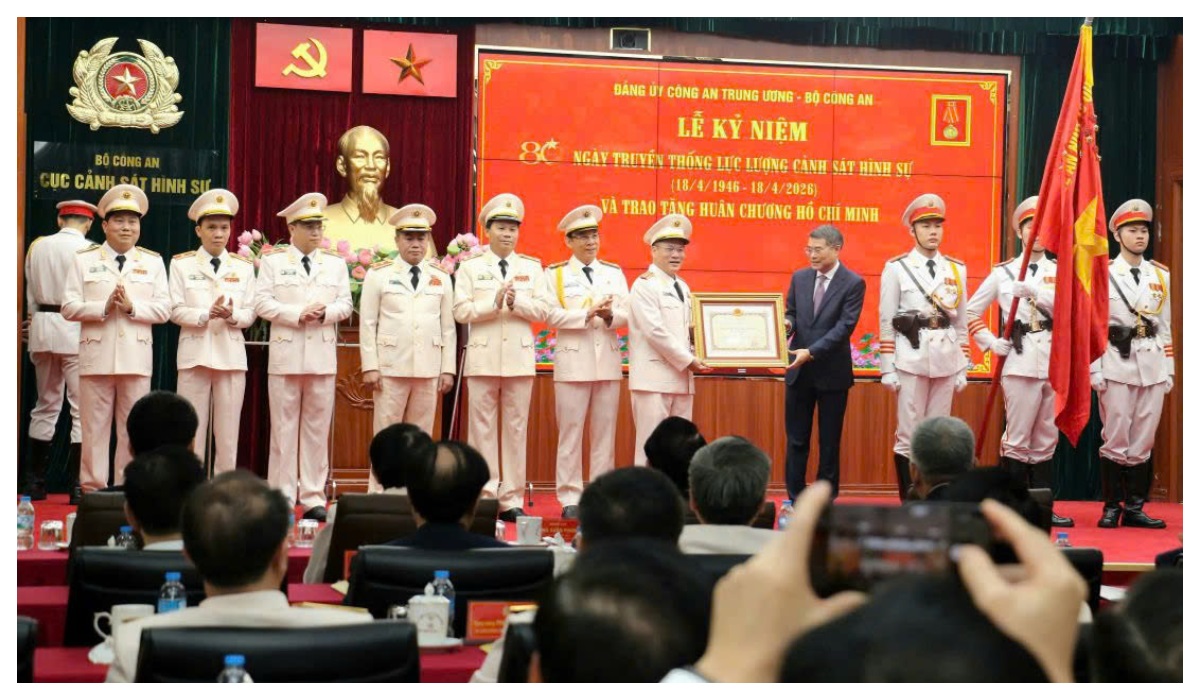 Phòng Cảnh sát hình sự Công an tỉnh Nghệ An đón nhận danh hiệu Anh hùng Lực lượng vũ trang nhân dân