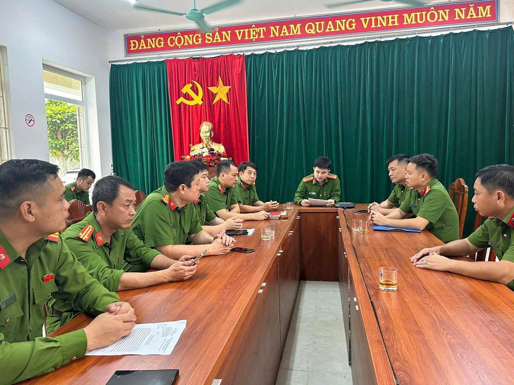 Chi bộ Công an xã Bích Hào quán triệt Nghị quyết số 02-NQ/ĐUCA