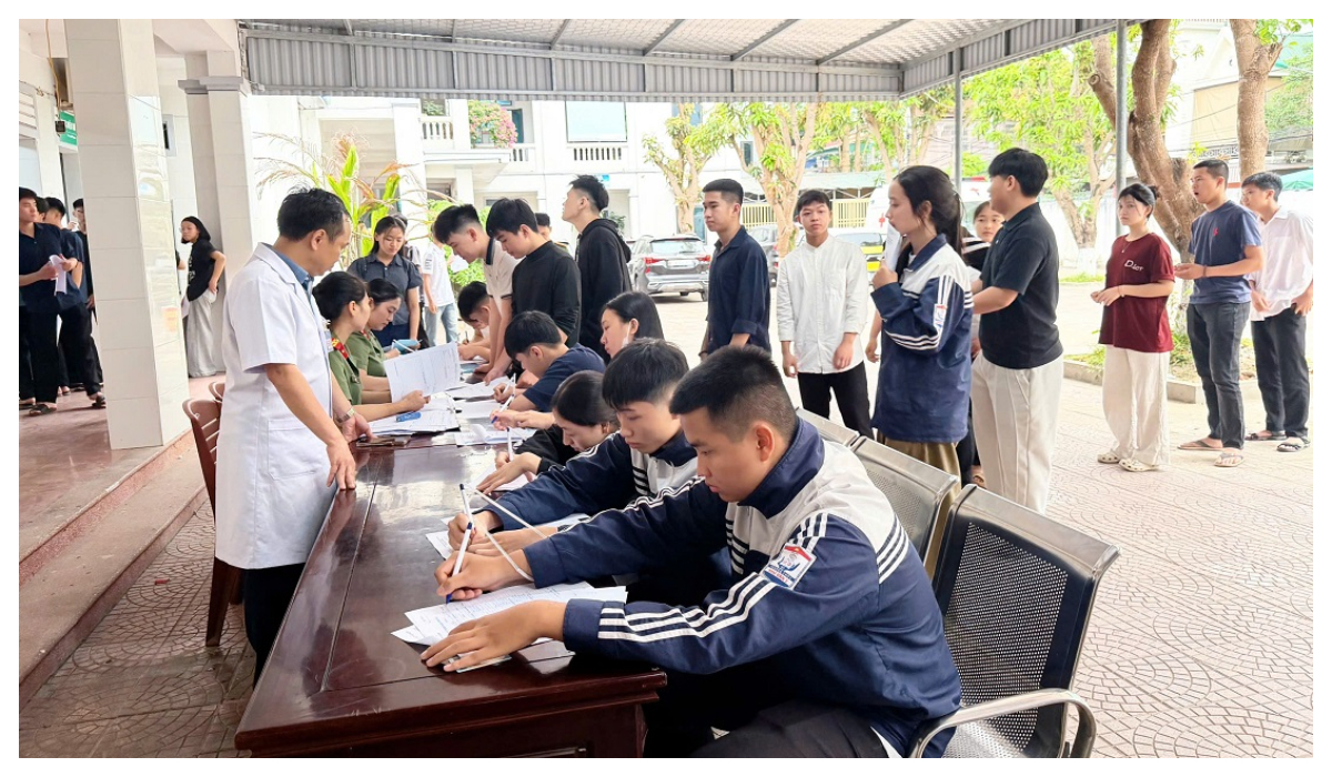 Hoàn thành khám sức khỏe, kiểm tra khả năng vận động sơ tuyển tuyển sinh đại học, trung cấp CAND chính quy tuyển mới