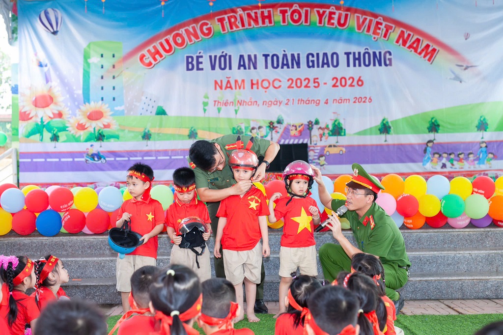 Công an xã Thiên Nhẫn phối hợp tổ chức chương trình 