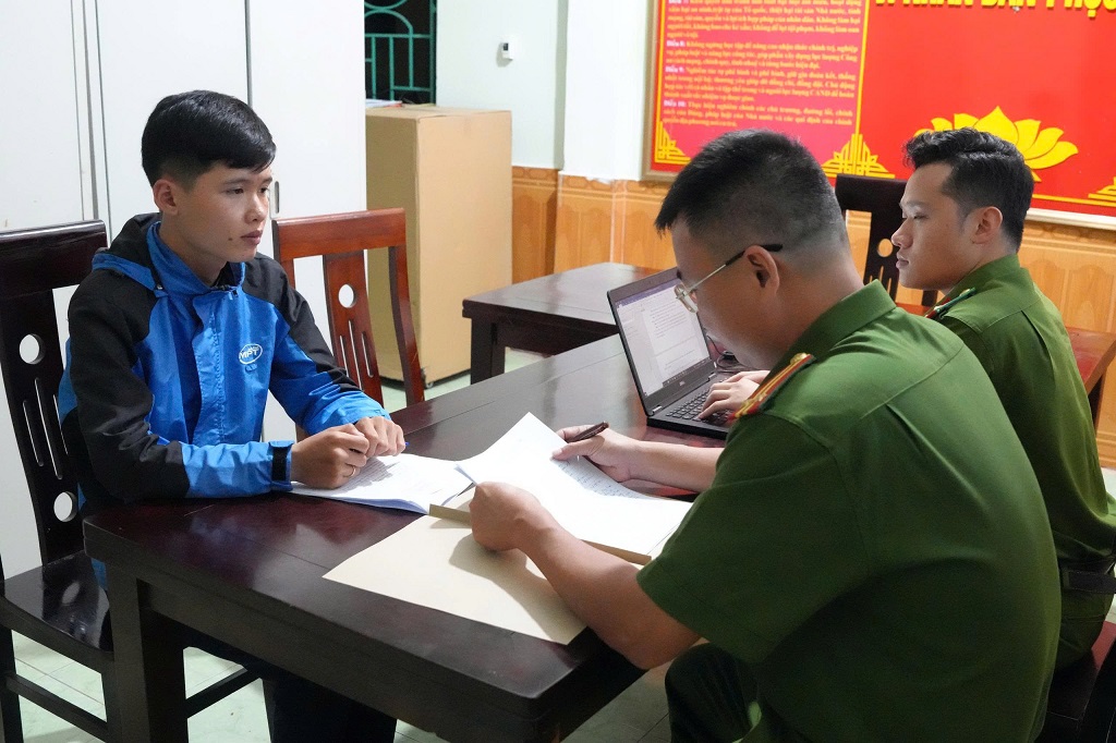 Làm rõ đối tượng dựng chuyện bị cướp để che giấu hành vi đánh bạc qua mạng