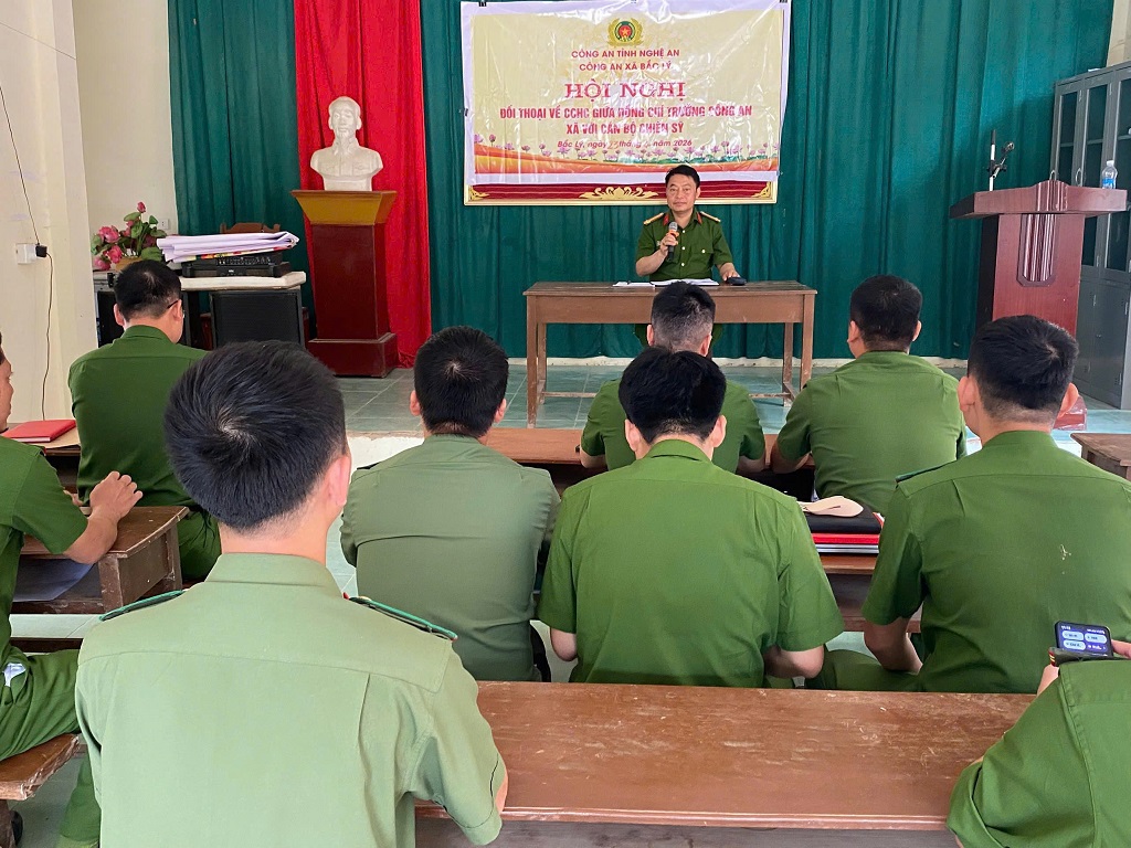 Công an xã Bắc Lý tổ chức Hội nghị đối thoại về CCHC