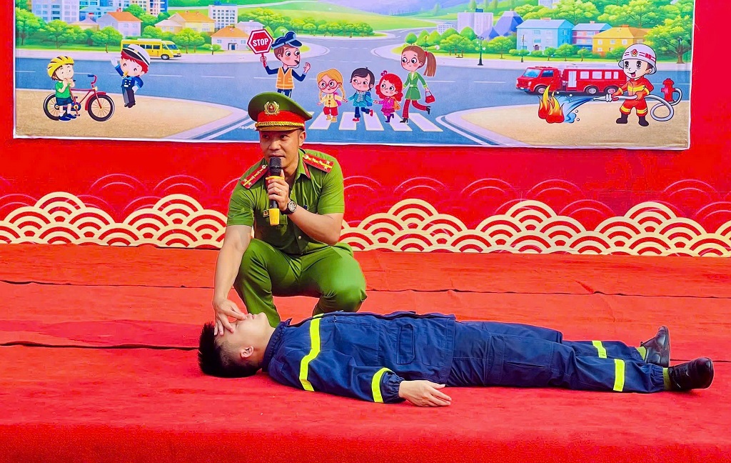 Trang bị kỹ năng an toàn cho học sinh