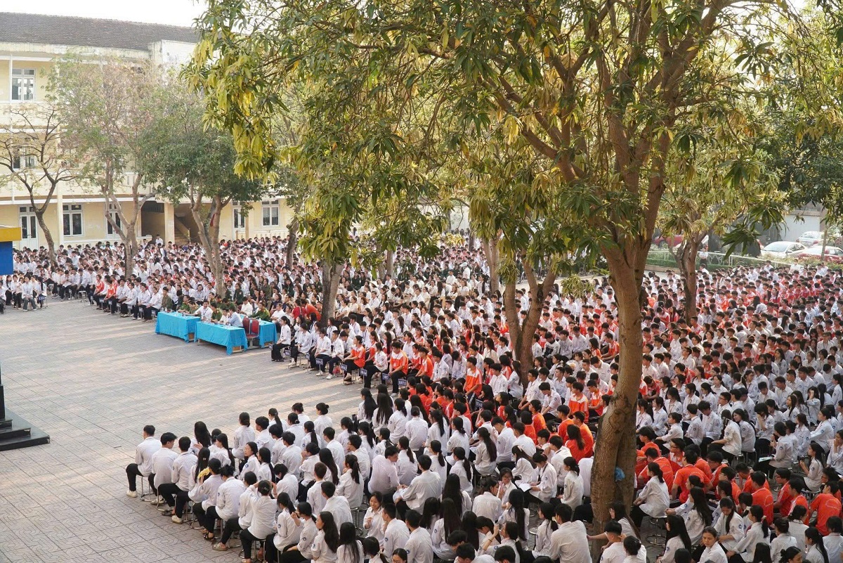 Công an phường Trường Vinh và Trường THPT Lê Viết Thuật ký Quy chế phối hợp bảo đảm ANTT trong hoạt động giáo dục
