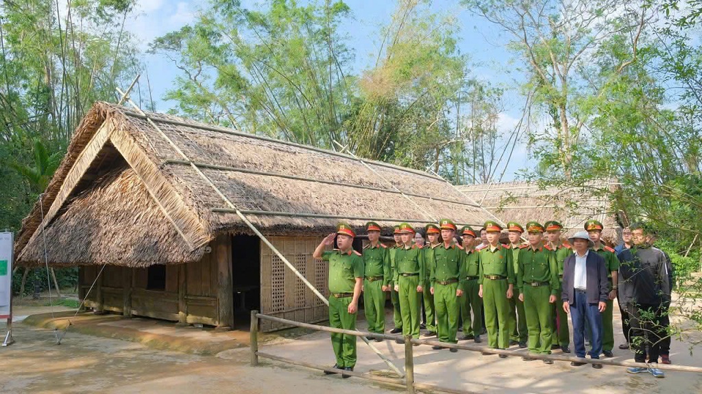 Công an xã Kim Liên bảo đảm ANTT tại Khu di tích lịch sử quốc gia đặc biệt Kim Liên trong dịp nghỉ lễ