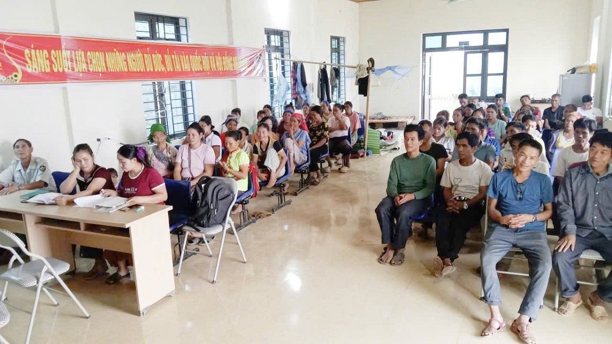 Công an xã Hữu Kiệm tuyên truyền pháp luật tại bản Thảo Đi
