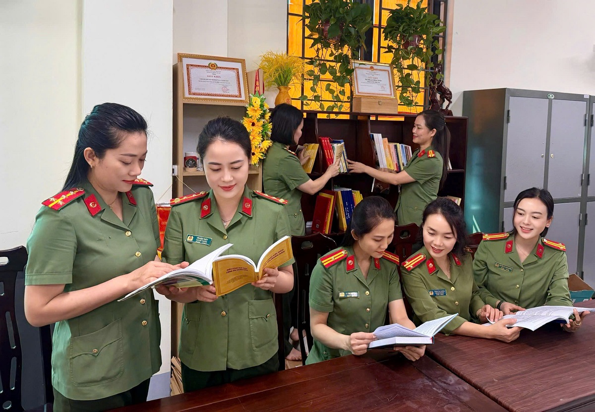 Phòng Hồ sơ nghiệp vụ hưởng ứng Ngày Sách và Văn hoá đọc Việt Nam