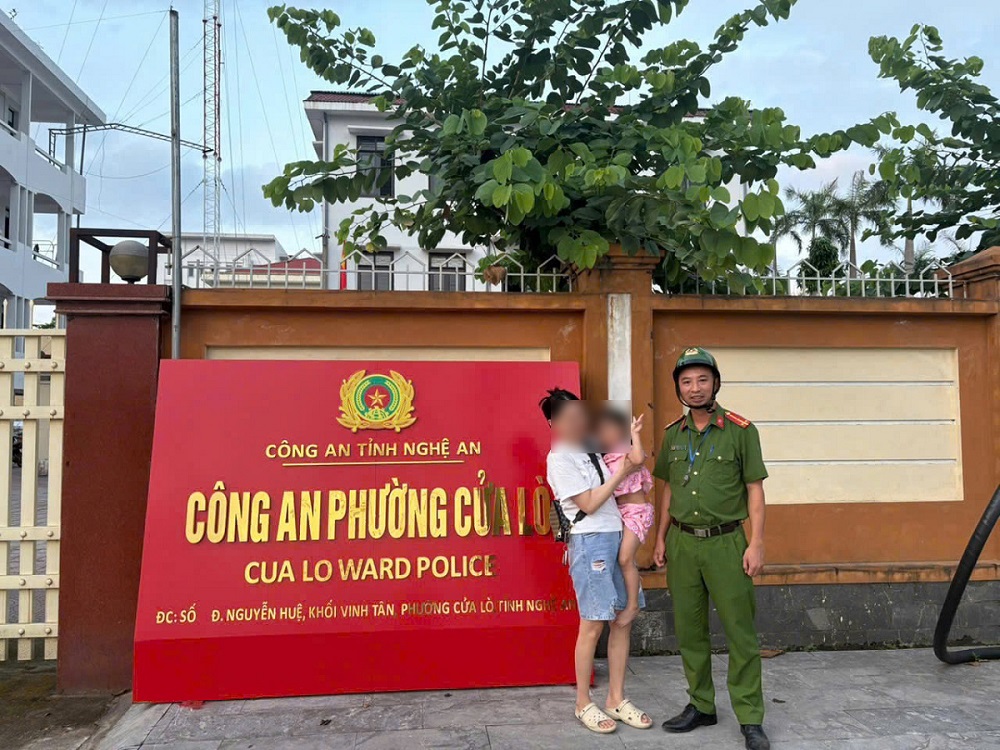 Công an phường Cửa Lò phát hiện, hỗ trợ cháu nhỏ lạc gia đình