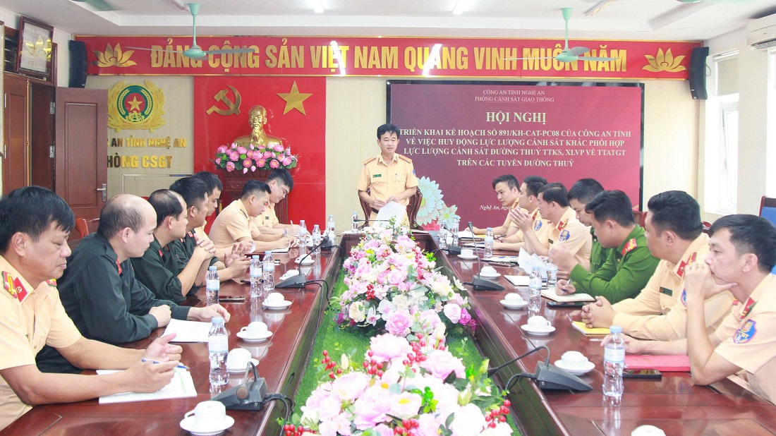 Phối hợp tuần tra, kiểm soát, xử lý vi phạm trật tự an toàn giao thông trên tuyến đường thủy nội địa