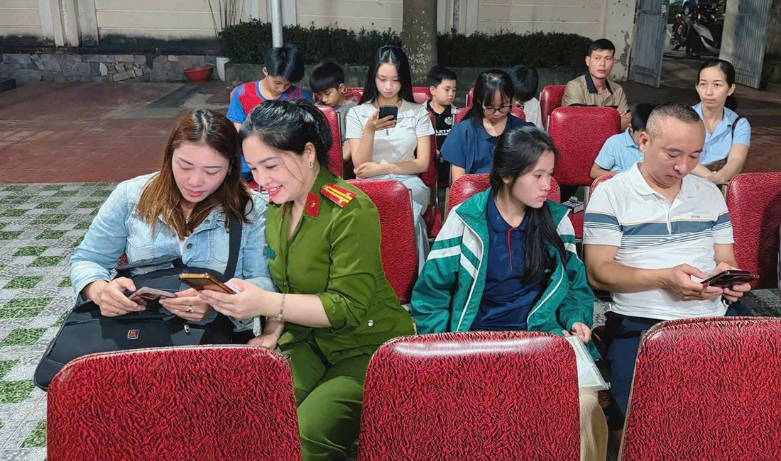 Thu nhận hồ sơ cấp căn cước, định danh điện tử cho học sinh