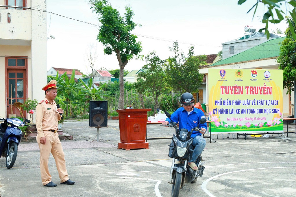 Công an xã tuyên truyền, phổ biến pháp luật