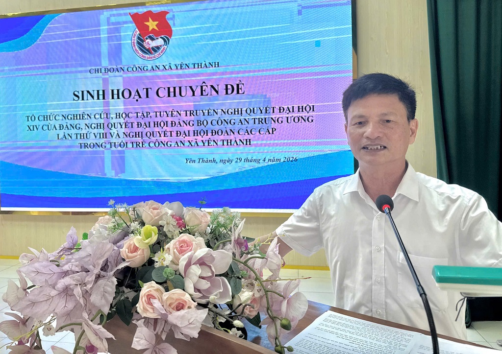 Báo cáo viên trình bày nội dung tại Hội nghị