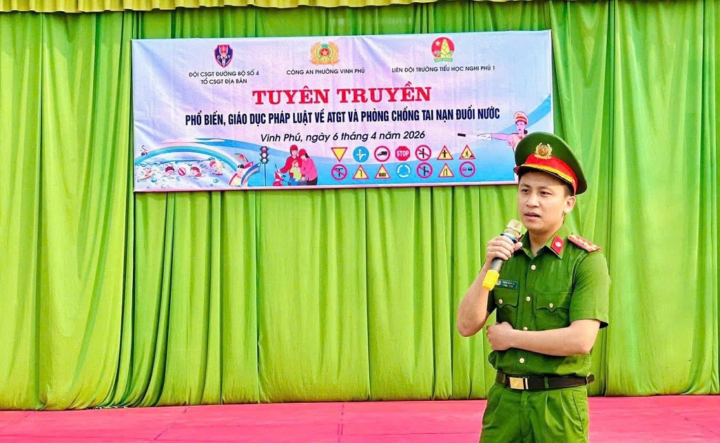 Tuyên truyền, phổ biến giáo dục pháp luật về ATGT, hướng dẫn kỹ năng lái xe an toàn và phòng, chống đuối nước