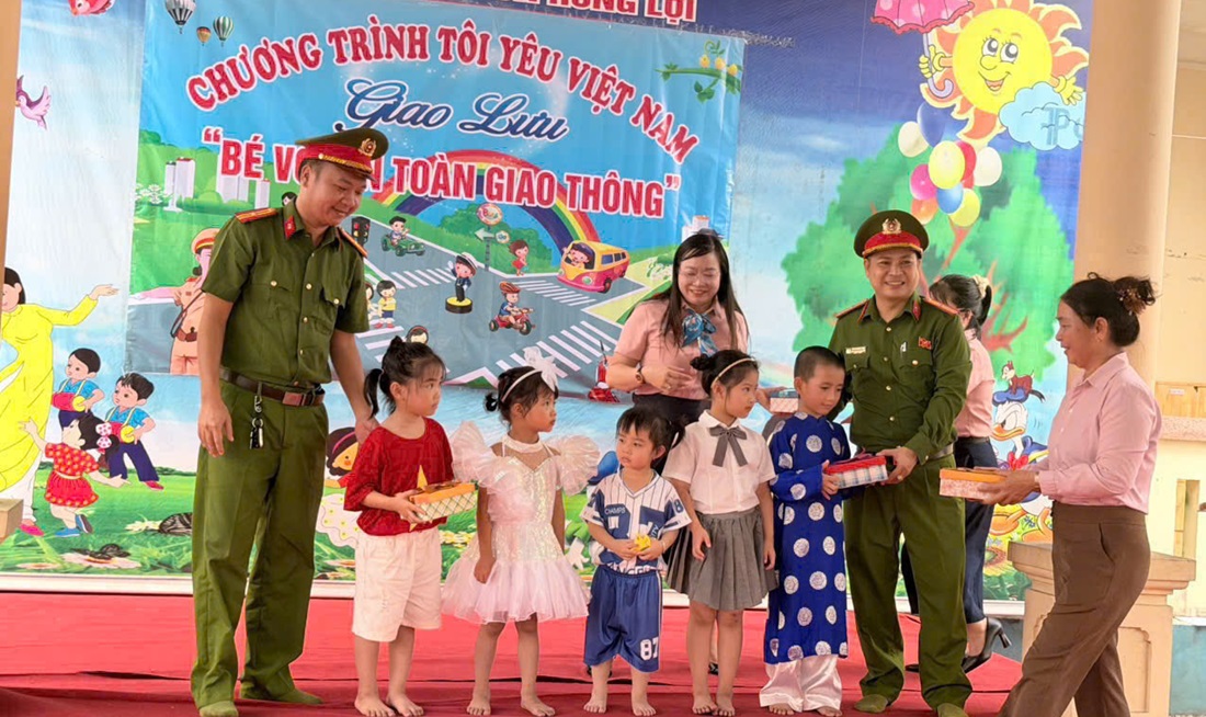 Công an xã Lam Thành tổ chức chương trình 