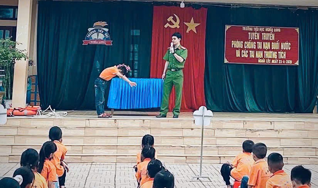 Công an xã Nghĩa Lộc tuyên truyền phòng chống đuối nước và tai nạn thương tích cho học sinh
