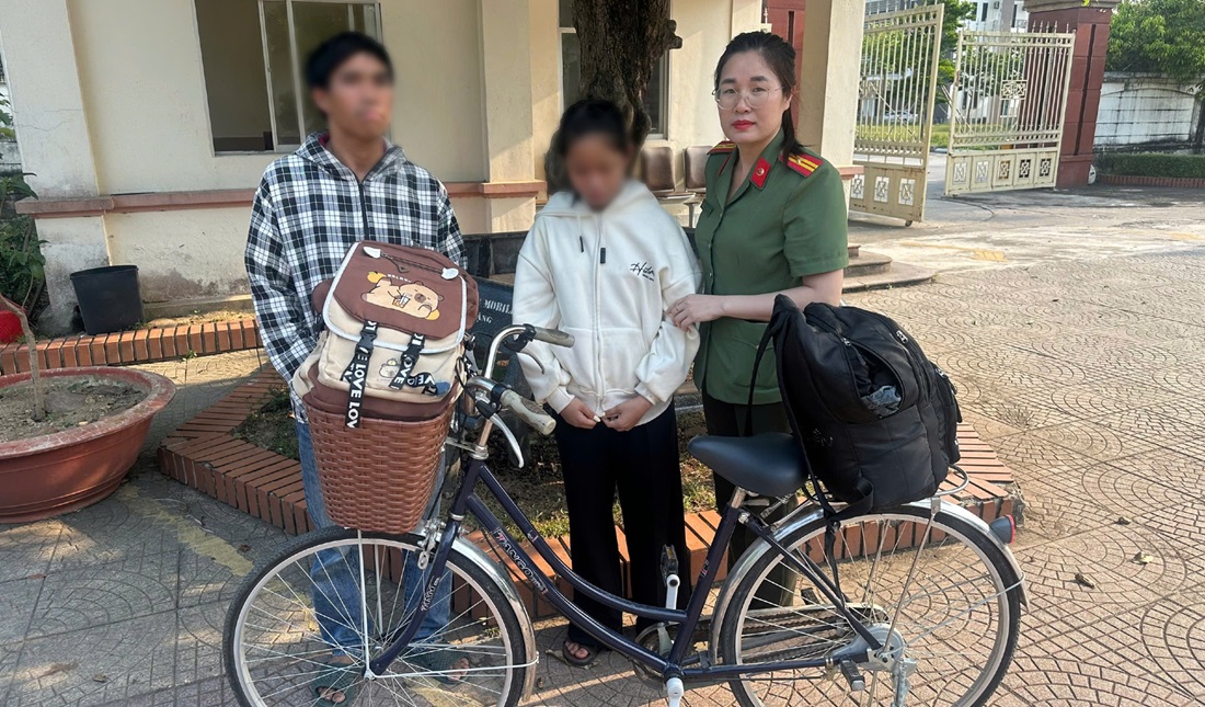 Công an xã Nghi Lộc giúp đỡ bé gái về với gia đình