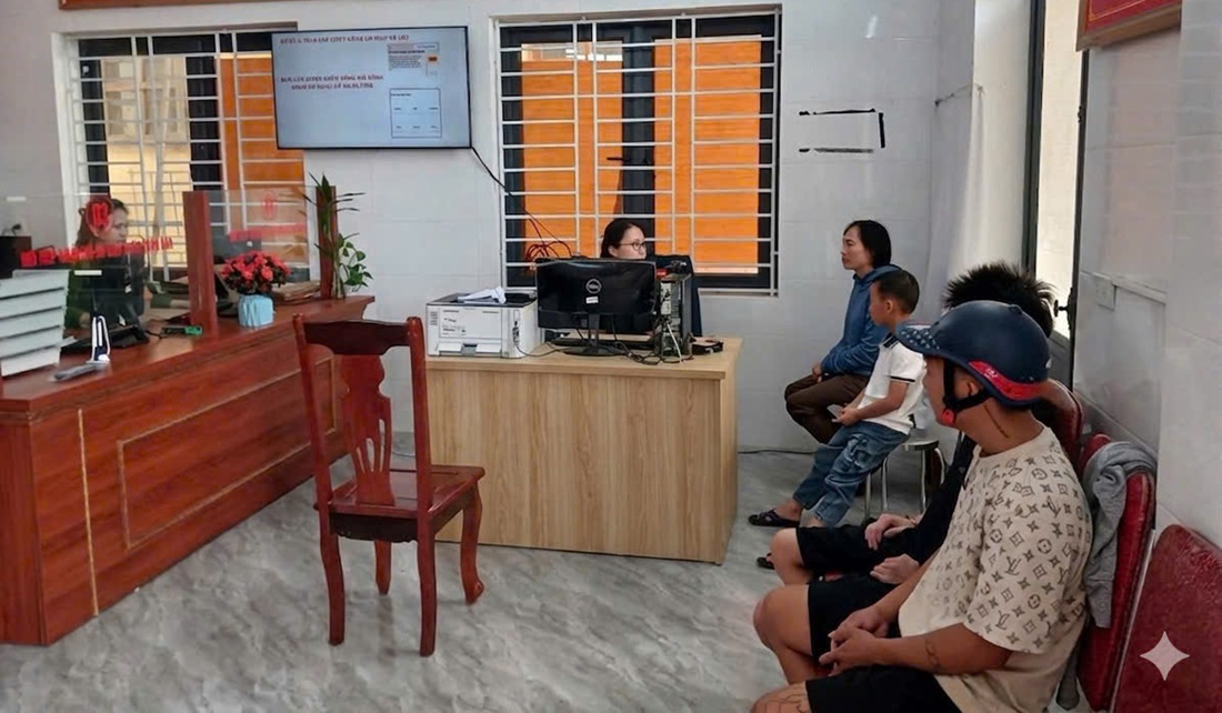 Công an xã Đông Lộc tích hợp tài khoản an sinh xã hội, cấp tài khoản định danh điện tử mức độ 2