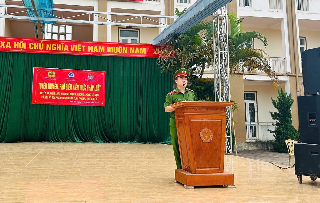 Công an xã Tân An tuyên truyền phổ biến về Luật An ninh mạng và phòng, chống tệ nạn xã hội trong học sinh
