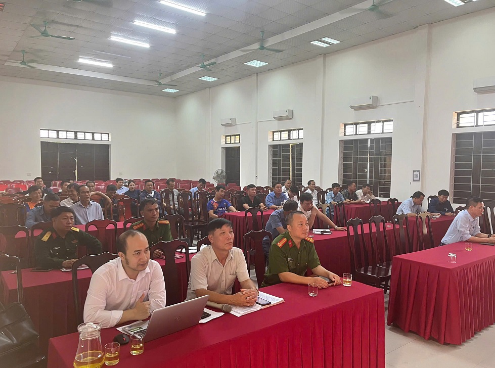 Công an xã Nam Đàn tuyên truyền Luật An ninh mạng cho cán bộ, hội  viên nông dân