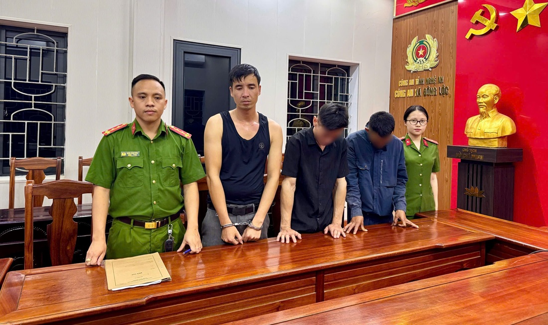 Các đối tượng và tang vật 